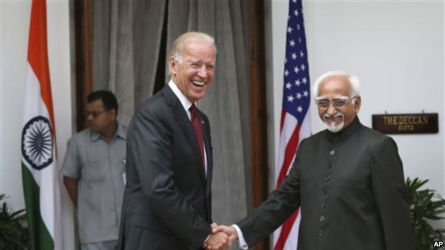 Ngày 23 tháng 7 năm 2013, Phó Tổng thống Mỹ Joe Biden hội kiến với người đồng cấp Ấn Độ Hamid Ansari
